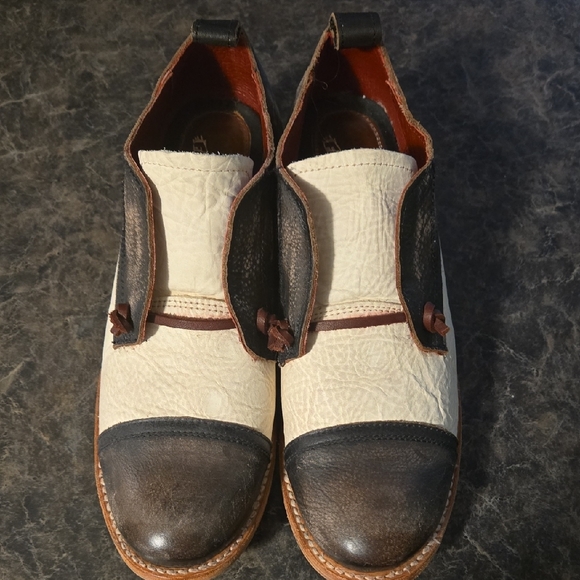 Men's Black and White Leather Shoes - Picture 8 of 9